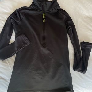NIKE HALF ZIP
